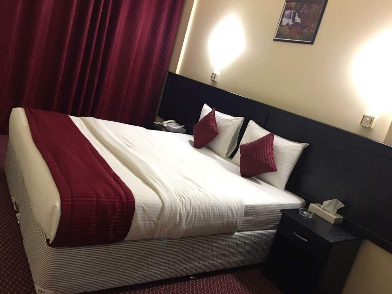 Simba Hotel Dubai Exteriör bild
