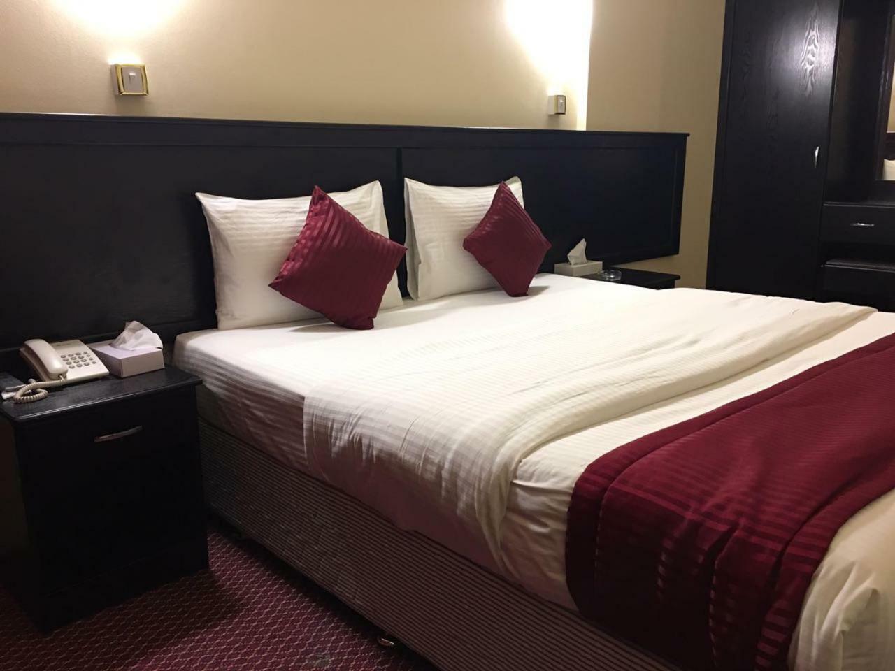 Simba Hotel Dubai Exteriör bild