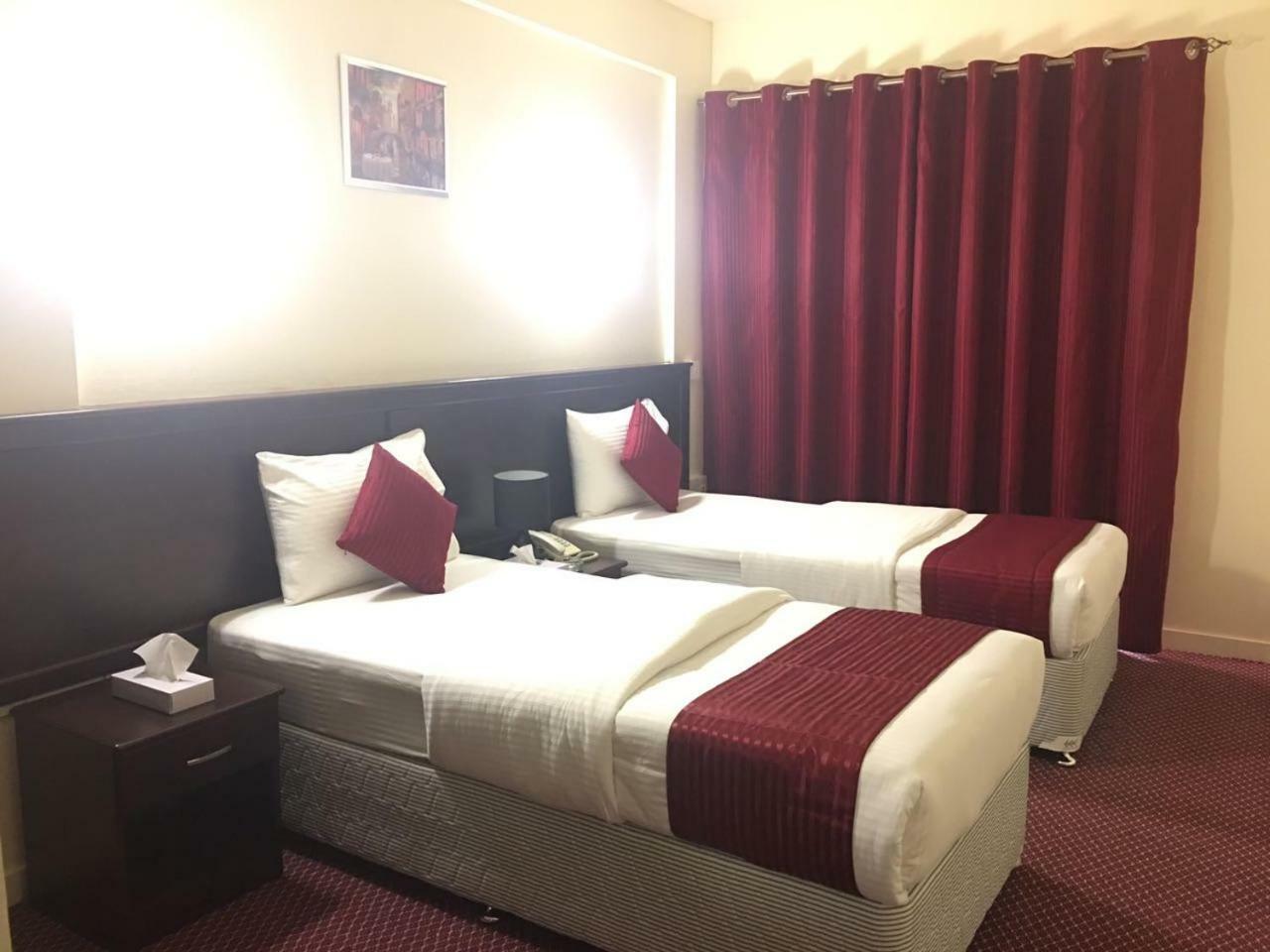 Simba Hotel Dubai Exteriör bild